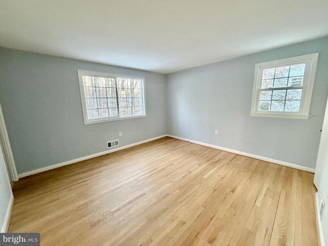 4962 SABRA LN, Annandale, VA 22003