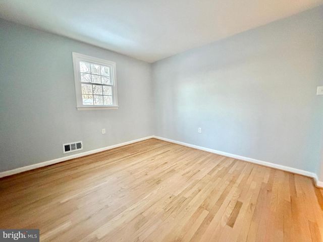 4962 SABRA LN, Annandale, VA 22003