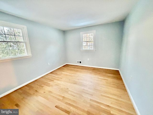 4962 SABRA LN, Annandale, VA 22003