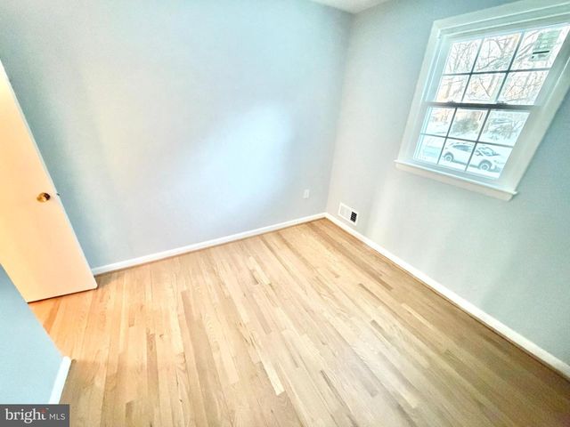 4962 SABRA LN, Annandale, VA 22003