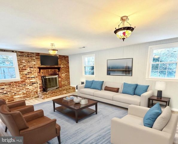 4962 SABRA LN, Annandale, VA 22003