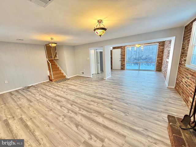 4962 SABRA LN, Annandale, VA 22003