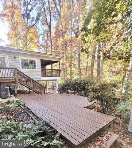 4962 SABRA LN, Annandale, VA 22003