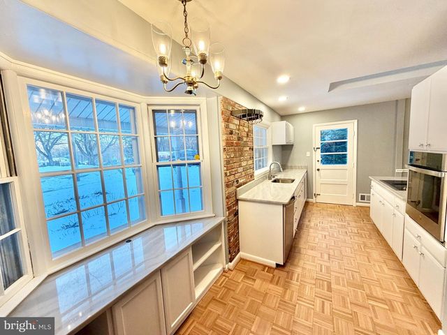 4962 SABRA LN, Annandale, VA 22003