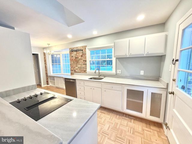 4962 SABRA LN, Annandale, VA 22003