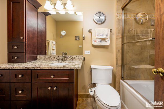 1525 WEDGEFIELD Circle, Naperville, IL 60563