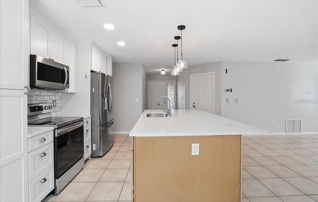 6808 FRIENDSHIP DRIVE, Sarasota, FL 34241