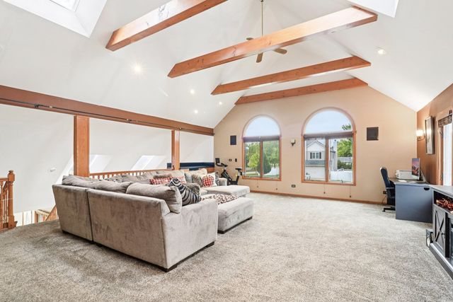 1039 S School Street, Lombard, IL 60148