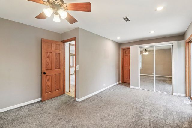 1039 S School Street, Lombard, IL 60148