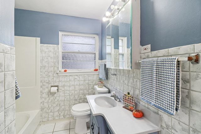 1039 S School Street, Lombard, IL 60148