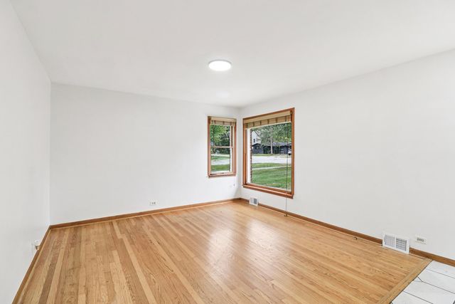 1039 S School Street, Lombard, IL 60148