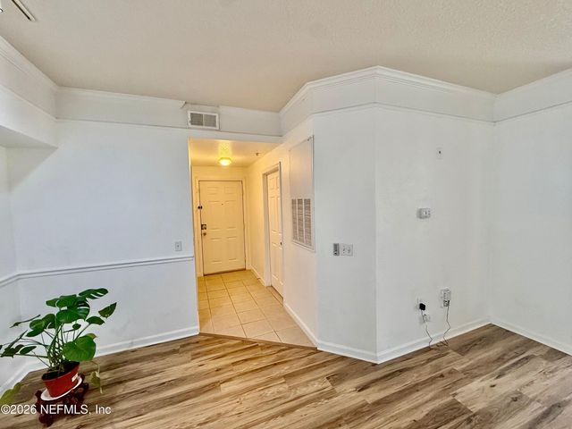 8550 TOUCHTON Road 225, Jacksonville, FL 32216