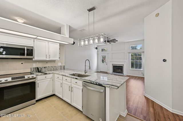 208 HONEYSUCKLE Way, St. Johns, FL 32259