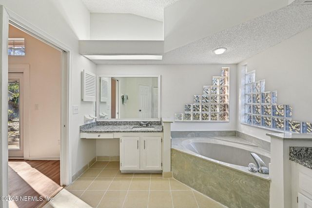 208 HONEYSUCKLE Way, St. Johns, FL 32259