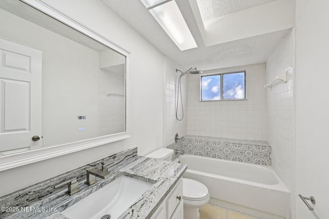 208 HONEYSUCKLE Way, St. Johns, FL 32259