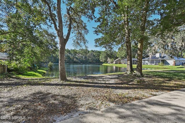 208 HONEYSUCKLE Way, St. Johns, FL 32259