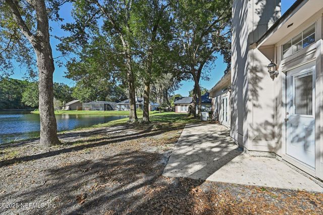 208 HONEYSUCKLE Way, St. Johns, FL 32259