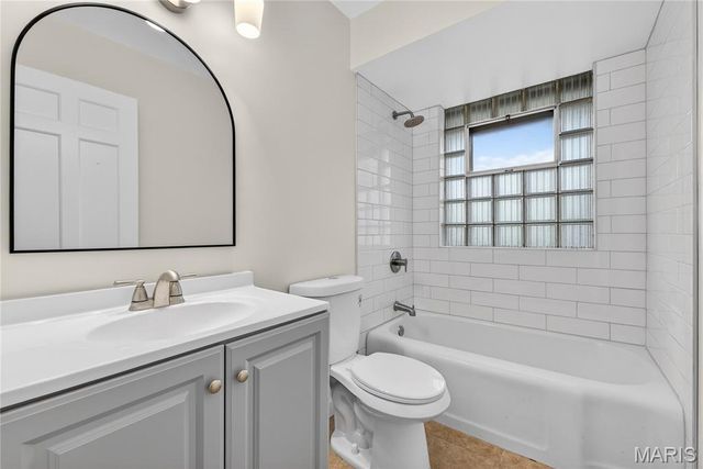 9240 Hathaway Drive, Jennings, MO 63136