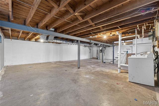 9240 Hathaway Drive, Jennings, MO 63136