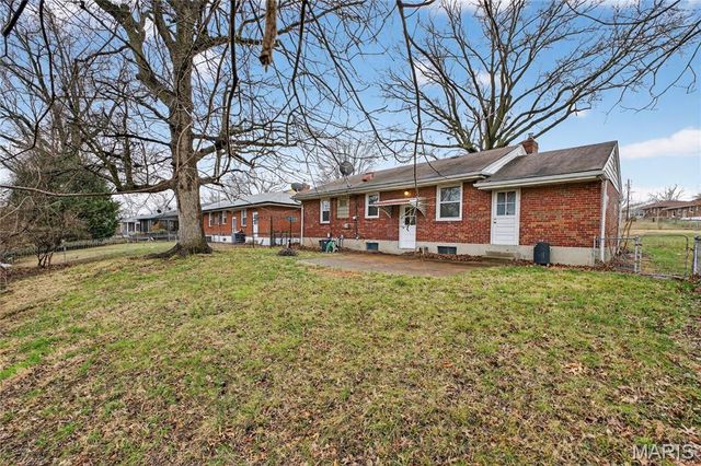 9240 Hathaway Drive, Jennings, MO 63136