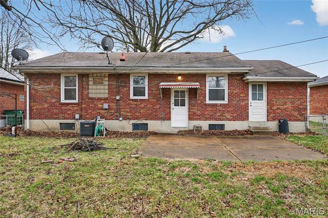 9240 Hathaway Drive, Jennings, MO 63136