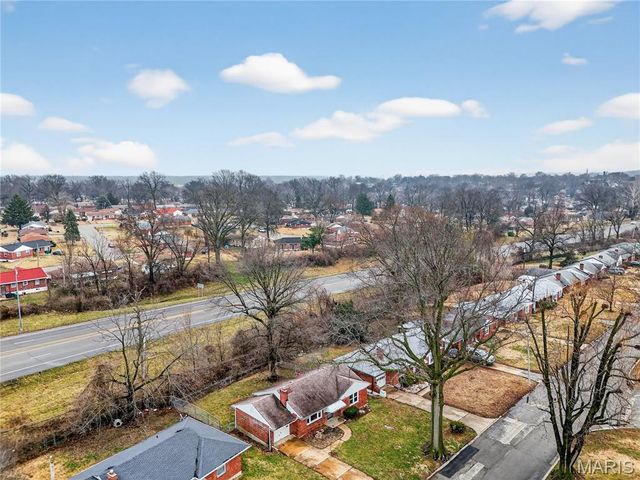 9240 Hathaway Drive, Jennings, MO 63136