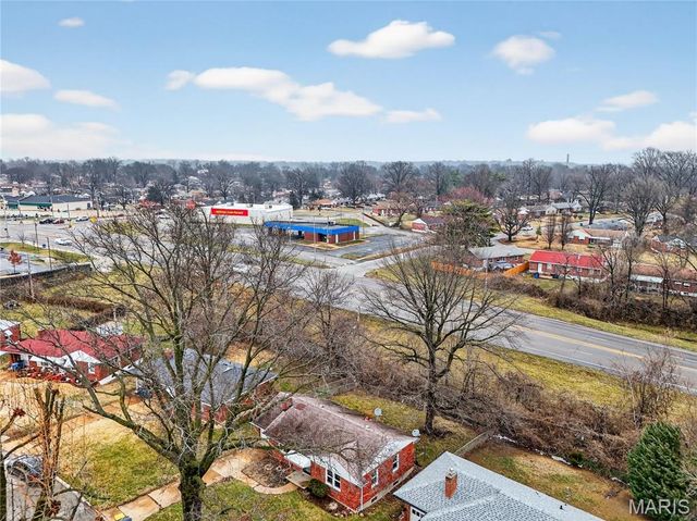 9240 Hathaway Drive, Jennings, MO 63136