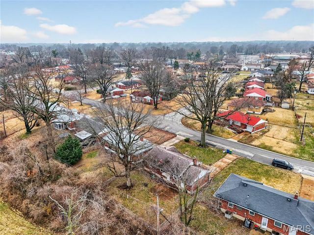 9240 Hathaway Drive, Jennings, MO 63136