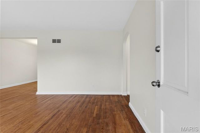 9240 Hathaway Drive, Jennings, MO 63136