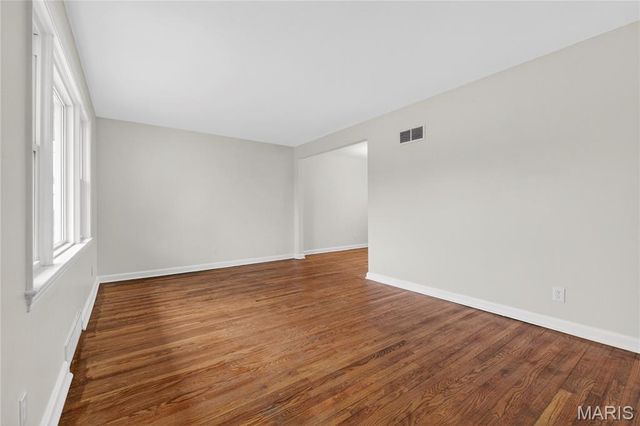 9240 Hathaway Drive, Jennings, MO 63136