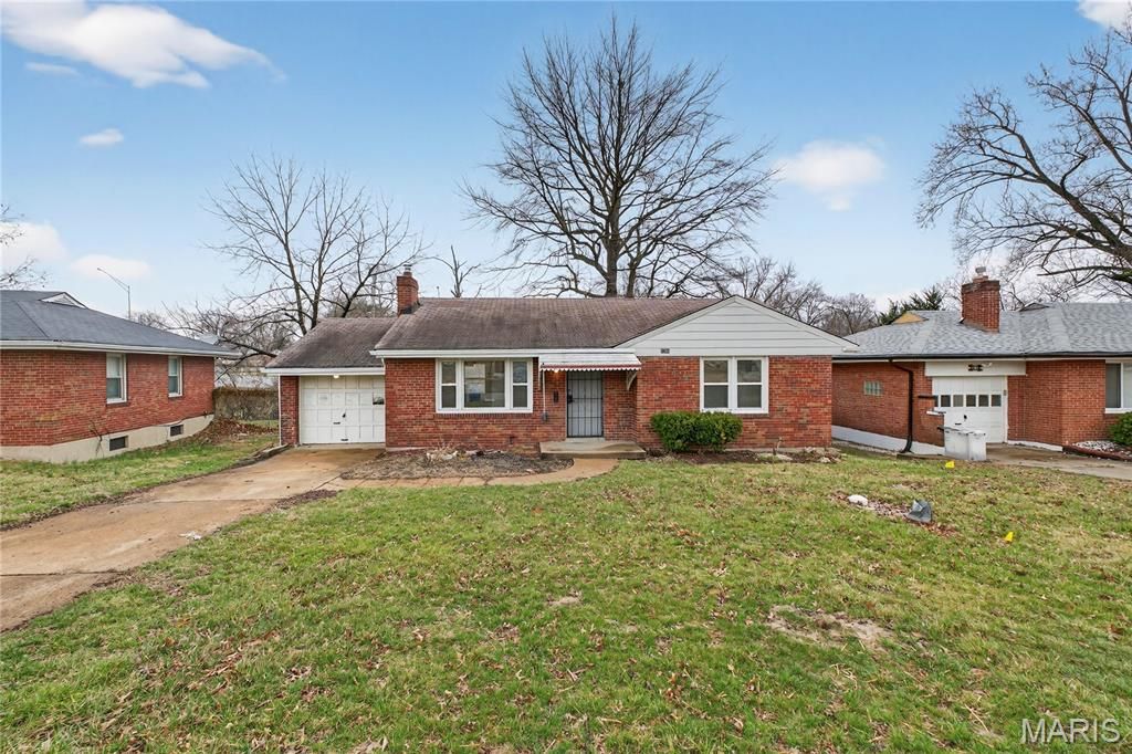 9240 Hathaway Drive, Jennings, MO 63136