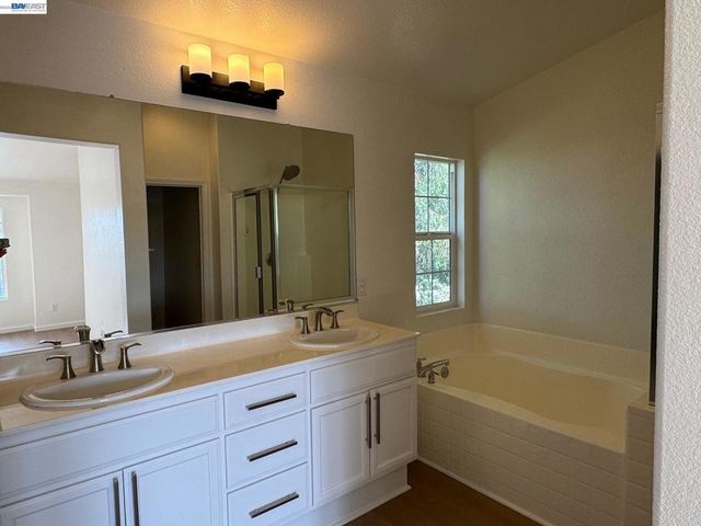 1265 Alder Creek Cir, San Leandro, CA 94577