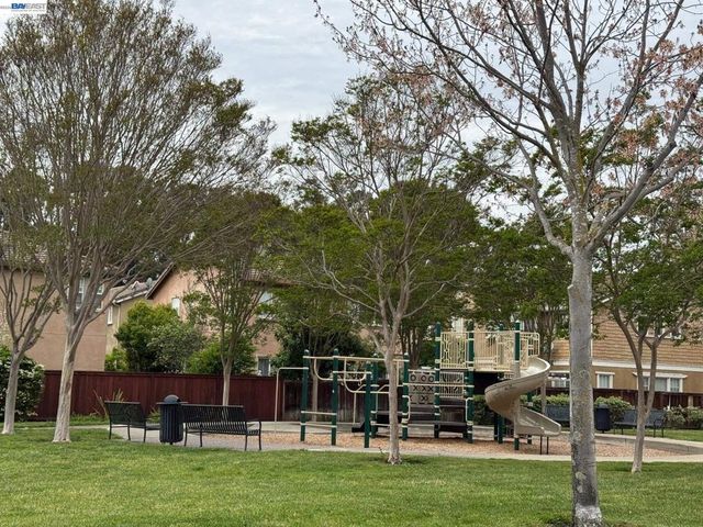 1265 Alder Creek Cir, San Leandro, CA 94577