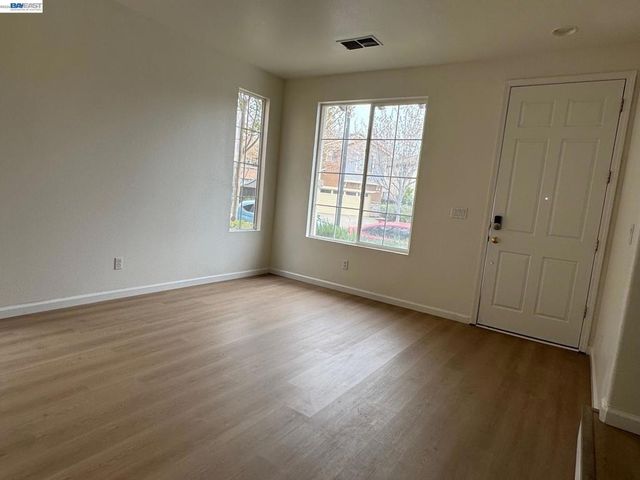 1265 Alder Creek Cir, San Leandro, CA 94577