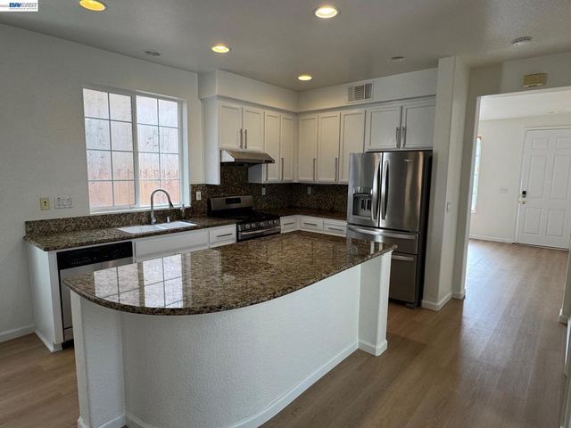 1265 Alder Creek Cir, San Leandro, CA 94577