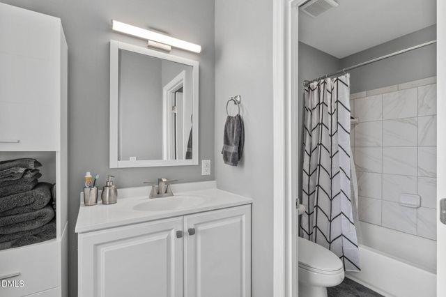 3806 Grey Harbor Drive 302, Raleigh, NC 27616