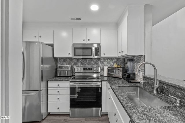 3806 Grey Harbor Drive 302, Raleigh, NC 27616