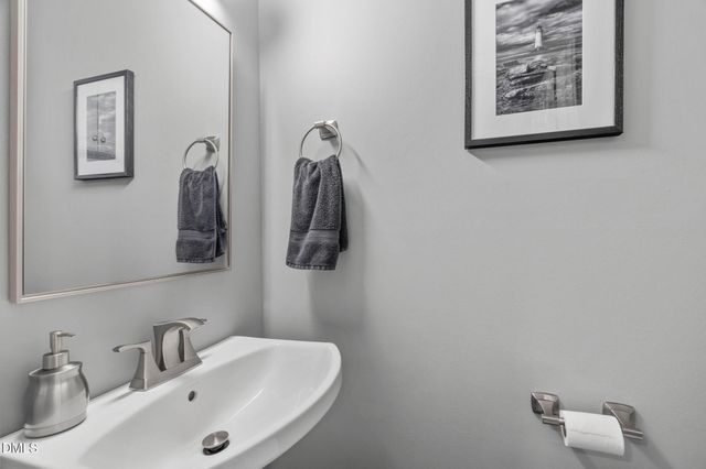 3806 Grey Harbor Drive 302, Raleigh, NC 27616