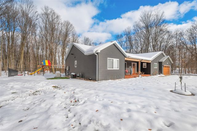 16688 Canyon Cove, Big Rapids, MI 49307