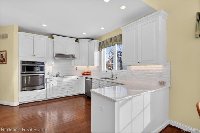 42896 Cardinal Way, Novi, MI 48375