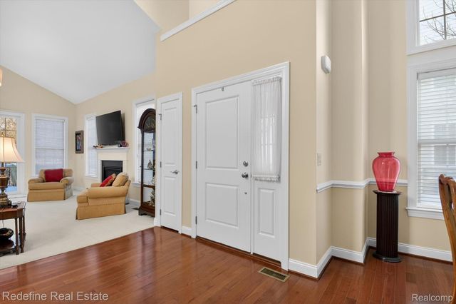 42896 Cardinal Way, Novi, MI 48375