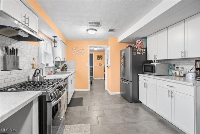 4721 Andover Avenue, Lorain, OH 44055