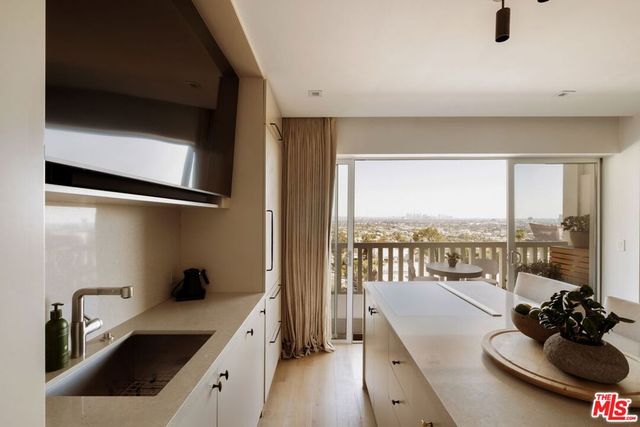 999 N Doheny Drive 807, West Hollywood, CA 90069