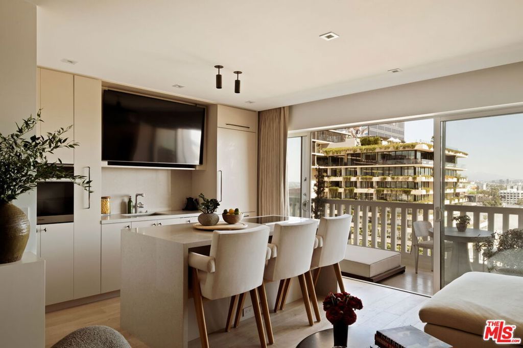 999 N Doheny Drive 807, West Hollywood, CA 90069