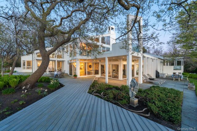 4105 Soundview Avenue, Mattituck, NY 11952