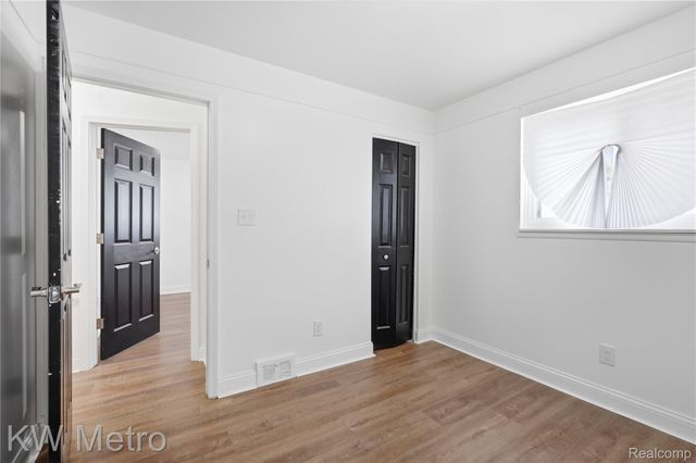19630 Broadacres Street, Clinton Charter Township, MI 48035