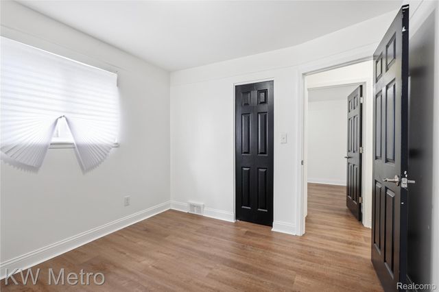 19630 Broadacres Street, Clinton Charter Township, MI 48035