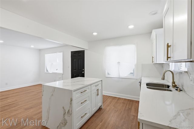 19630 Broadacres Street, Clinton Charter Township, MI 48035