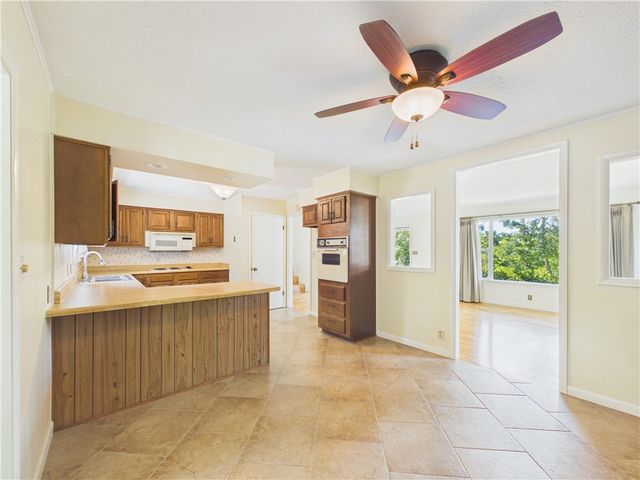 501 NW 9th Street, Bentonville, AR 72712