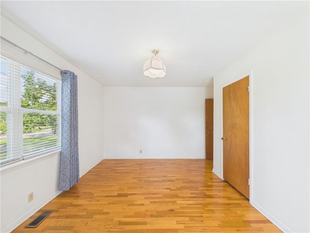 501 NW 9th Street, Bentonville, AR 72712